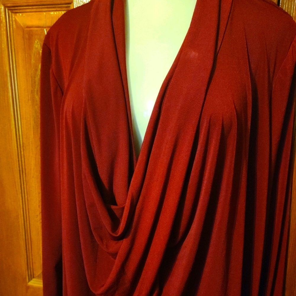 Long sleeve top Black still available